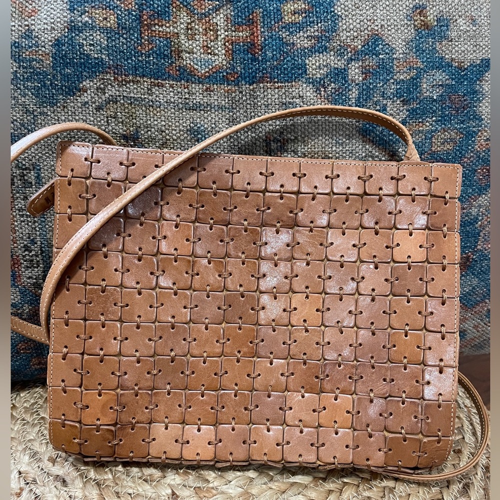 Leather CEM shoulder bag for women missing tag
